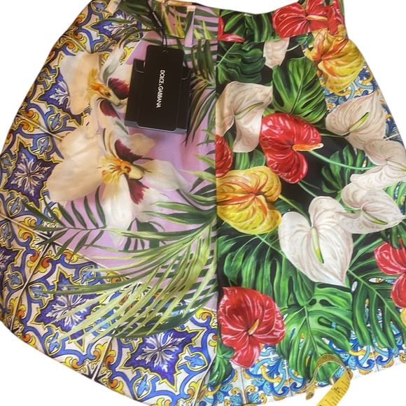 Silk shorts NWT Dolce and Gabbana - Picture 8 of 8